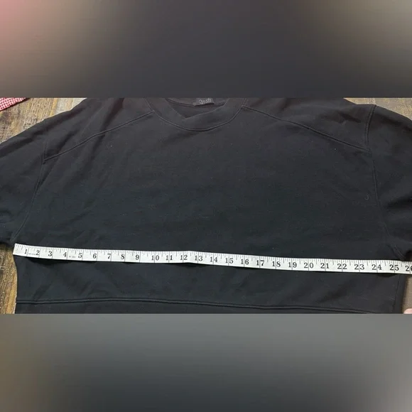 nuuds Classic Cropped Crewneck Black Sweatshirt - Picture 6 of 7